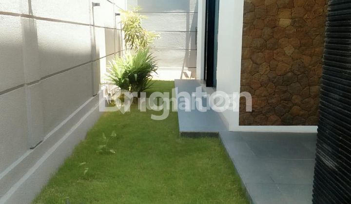 Rumah modern siap huni kamar banyak carport luas di Jimbaran 2