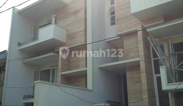 Rumah di Kebayoran Lama, Rawa Simprug