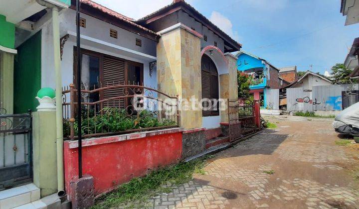 Rumah Selangkah dari Pasar Karangploso 1