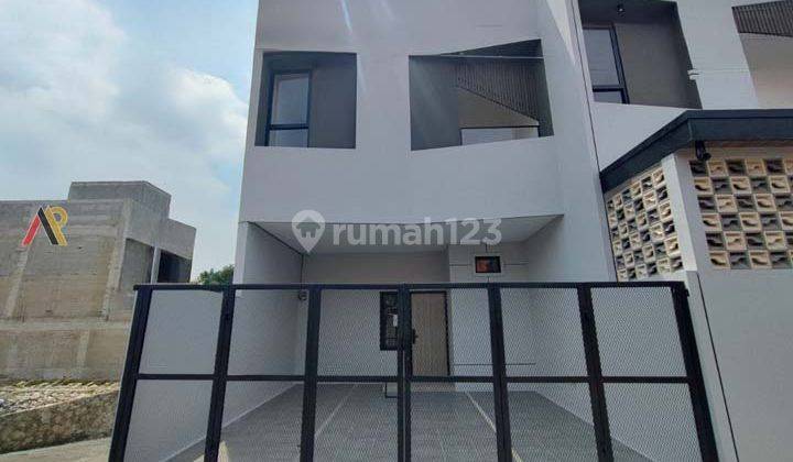 Rumah Smart Home Rooftop Di Cijantung Pasar Rebo Jakarta Timur
 1