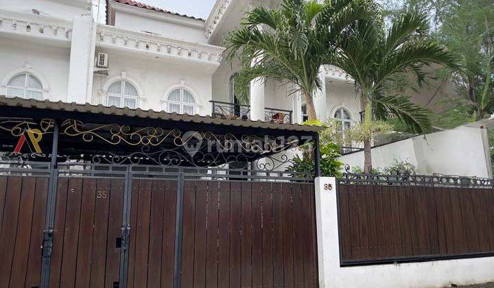 Rumah Classic Siap Huni Optional Pool Parkir 4 Mobil Condet Jaktim
 1