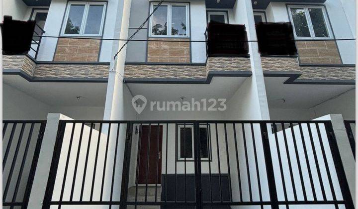 Chandra rumah baru 3 lantai uk 3.5x13m jalan lega di taman ratu 1