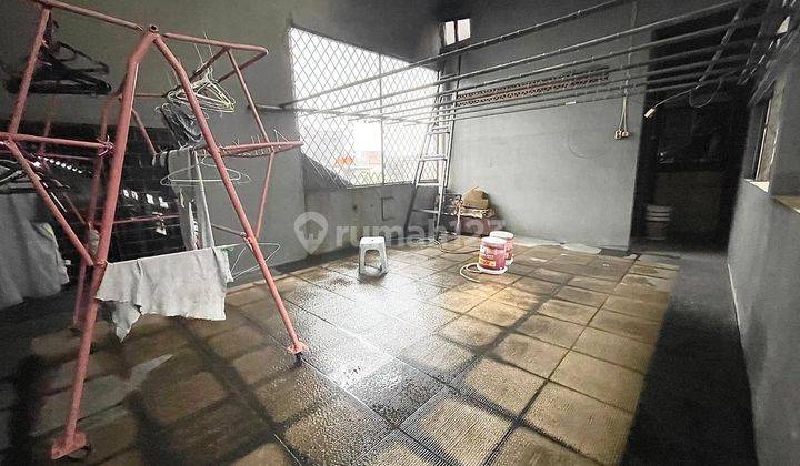 Dhyana rumah plus tanah lt 1380m2 di komplek kavling polri di jelambar 2