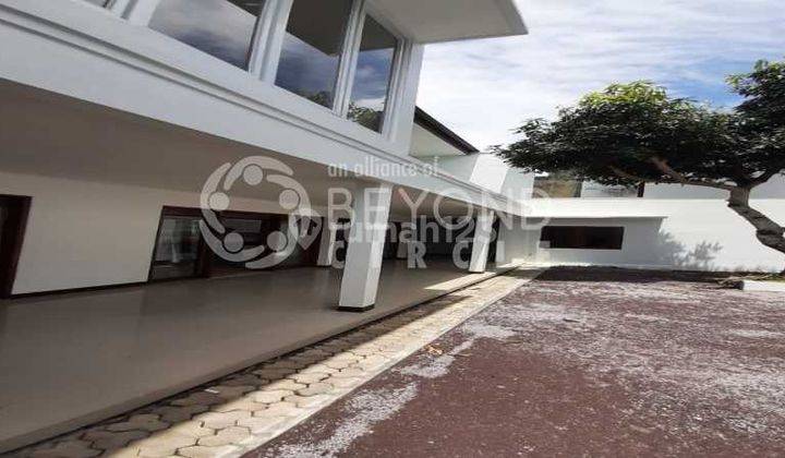 Rumah megah,tenang,area primadona di Budi Sari,Setiabudi Bandung 2