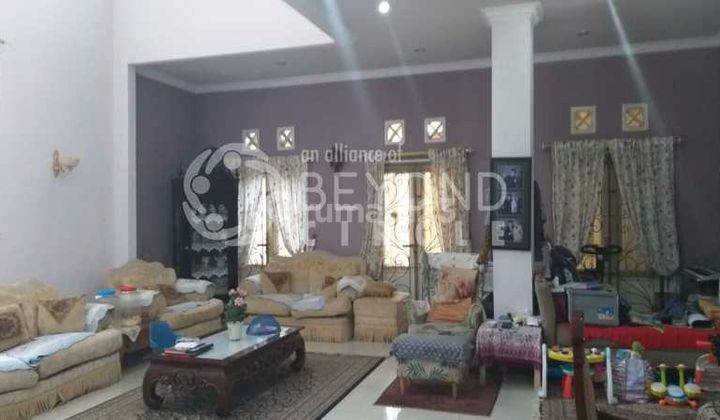 Sini yuk tongkrongin,rumah glowing gini bikin happy di Setraduta Bandung 2