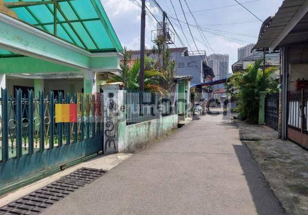 RUMAH TINNGAL BERIKUT KOST DENGAN HALAMAN YANG LUAS DI PONDOK PINANG 2