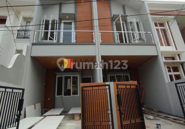 Rumah Cocok Untuk Pasangan Muda Minimalis Brand New di Imperial Gading Kelapa Gading 2