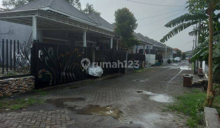 RUMAH PALEMWATU GRESIK 48812 2