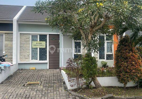 RUMAH JADE HAMLET IVORY GRESIK 12808 1