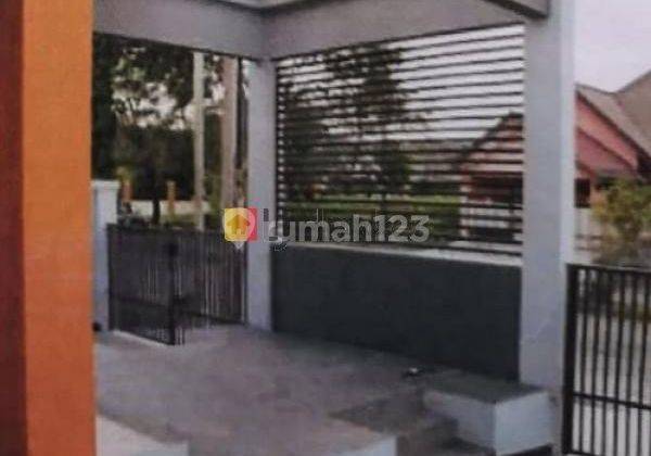 tampak depan rumah di taman sentosa cikarang