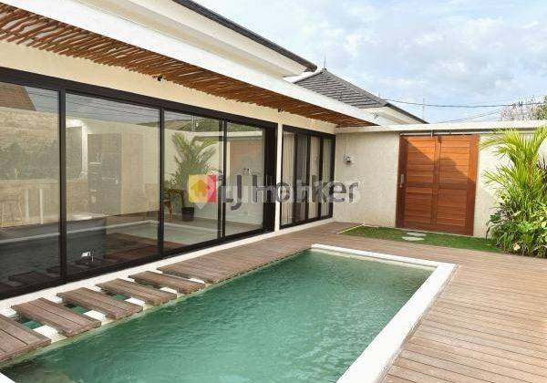 3 bedrooms villa for rent at Kerobokan Kuta Utara strategic location close to Canggu area 1