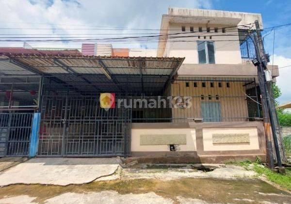 Rumah Hook 2 Lantai Di Perumahan Jodoh Permai