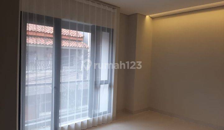 ANA RUMAH BARU HOEK LT 75M² MINIMALIS DI JELAMBAR 2