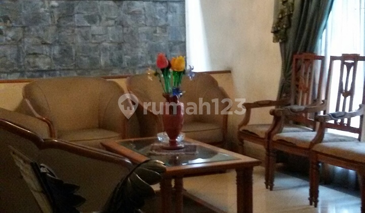 Ready-to-Live House in a Strategic Location in Bintaro Sector 2. 2