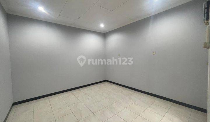 Chandra rumah uk 7x20m lokasi bagus di komplek dutamas 2