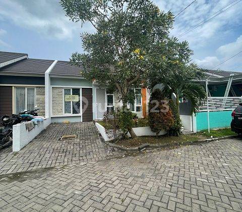 RUMAH JADE HAMLET IVORY GRESIK 67655 1