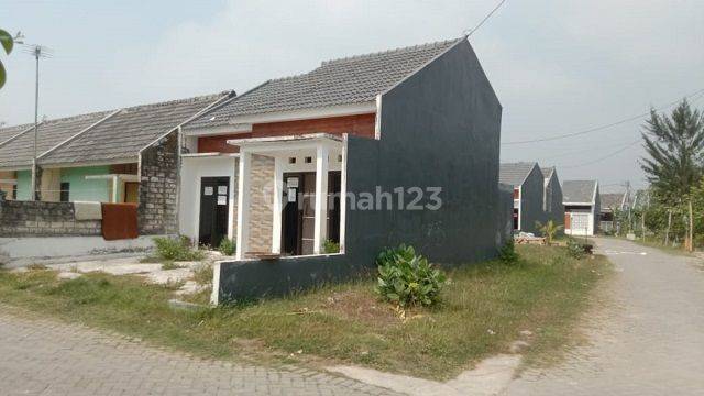 RUMAH SUGIHWARAS LNDAH ASRI TUBAN 68925 2