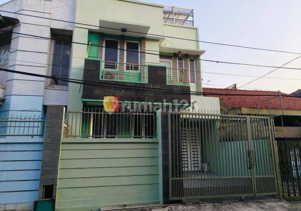 Rumah 3 Lantai Lokasi Strategis Dekat Wisma Lampung Tomang Hero Jakarta Barat 1