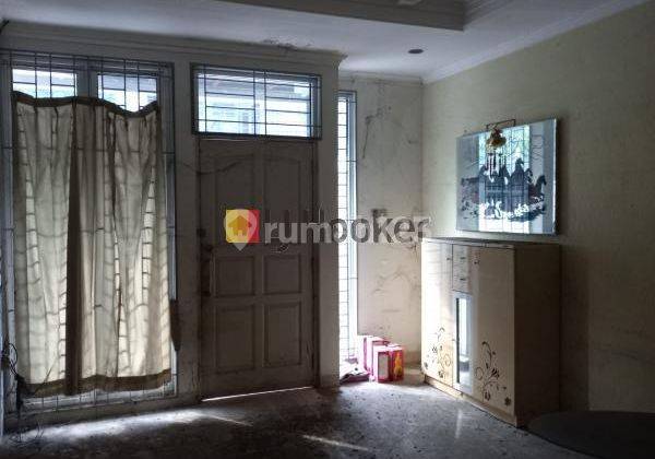 Rumah 3 Lantai Lokasi Strategis Dekat Wisma Lampung Tomang Hero Jakarta Barat 2