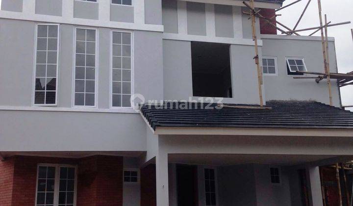 Rumah Nyaman dan Bangun Sendiri di Kawasan Discovery, Bintaro 1