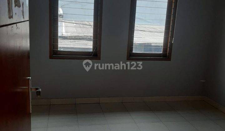 Dhyana rumah jelambar uk 5x15m bangunan 3 lantai hadap utara 2