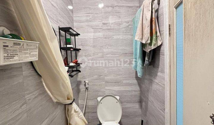 Chandra rumah 2 lantai uk 7x10m semifurnish lokasi di jelambar 2