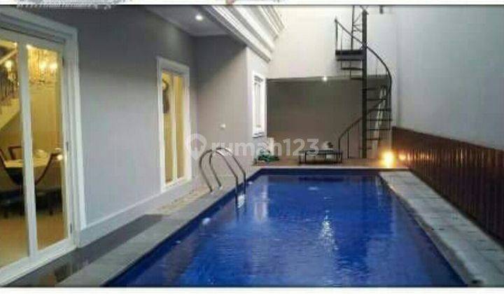 Rumah Bagus dengan Swim pool di BSD 2