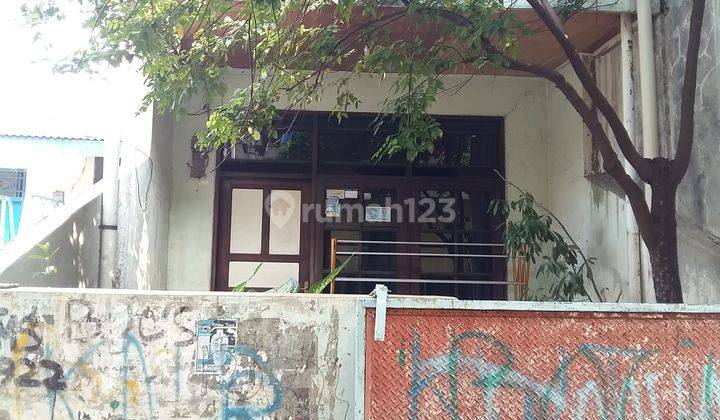 Rumah Sederhana di Jakarta Pusat,Akses strategis! 1