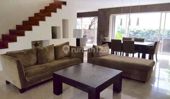 4 bedroom house in Kebayoran Baru 1