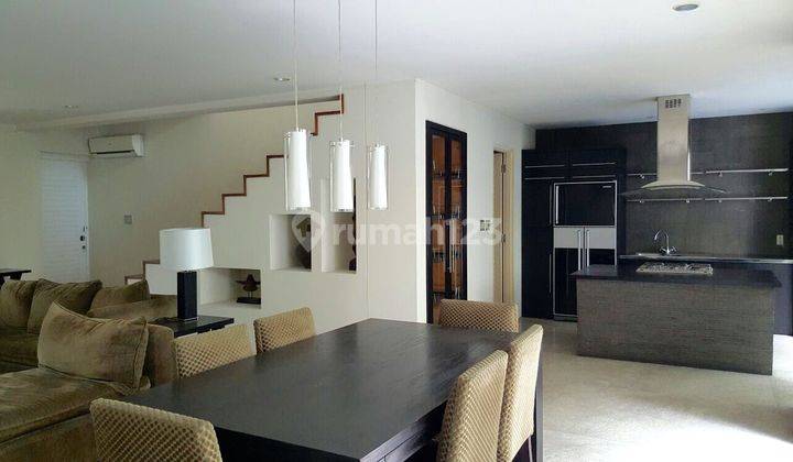 4 bedroom house in Kebayoran Baru 2