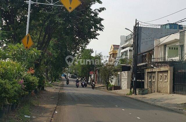 Rumah bagus pinggir jalan, cocok u/office/kost/showroom/komersil 2