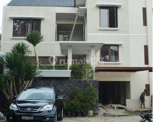 Excellent House With 4 Bedrooms At Ampera Area 2