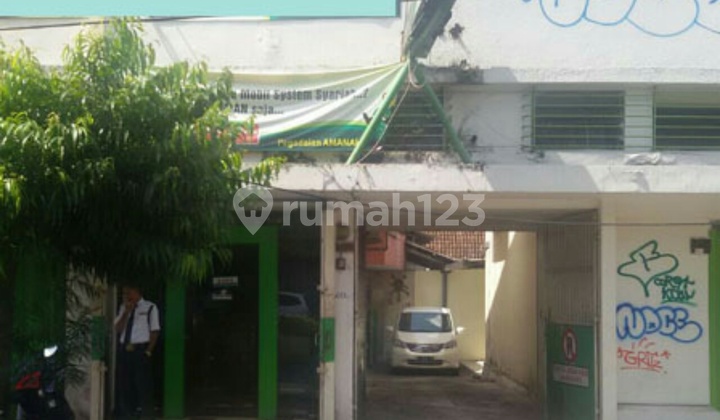 Kayutangan Heritage House on Bsuki Rahmat Street can be used for Business. Kayutangan Heritage House on Bsuki Rahmat Street can be used for Business.