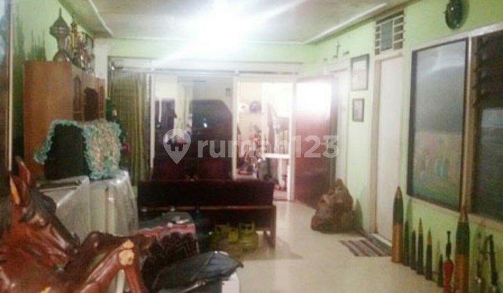 Kayutangan Heritage House on Bsuki Rahmat Street can be used for Business. 2