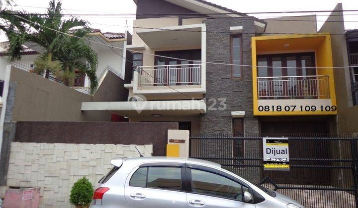 Rumah Dua Lantai Modern Minimalis Jl. Anggrek Kebon Jeruk 1