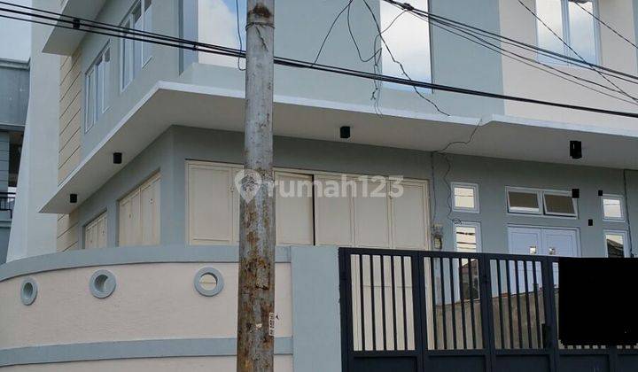 Dijual Rumah Baru Posisi Hoek di Taman Ratu Indah Jakarta Barat 1