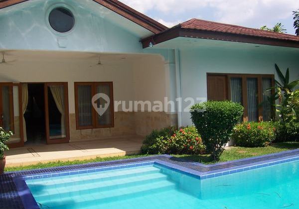 Homey 4 BR House With Nice Pool & Green Space, At Private Sanctuary In Kemang Utara Area