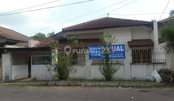 Rumah lama hitung tanah di jalan bunga solo baru 1