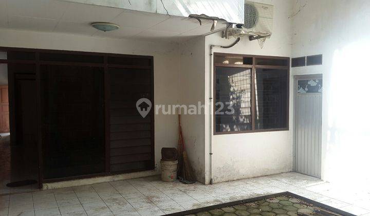 Rumah lama hitung tanah di jalan bunga solo baru 2