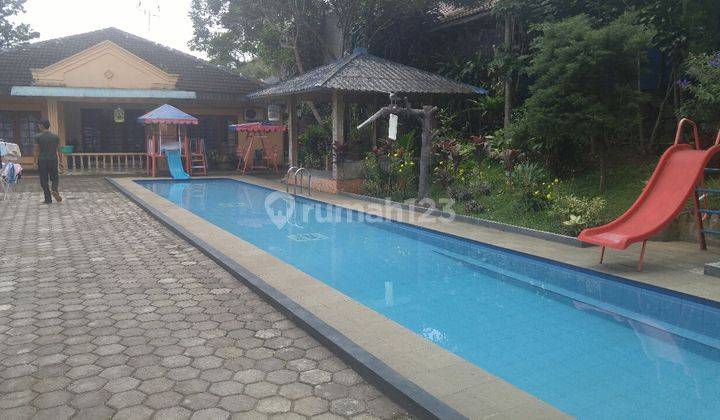 Rumah Cantik kelas Villa jalan utama Cipayung 1