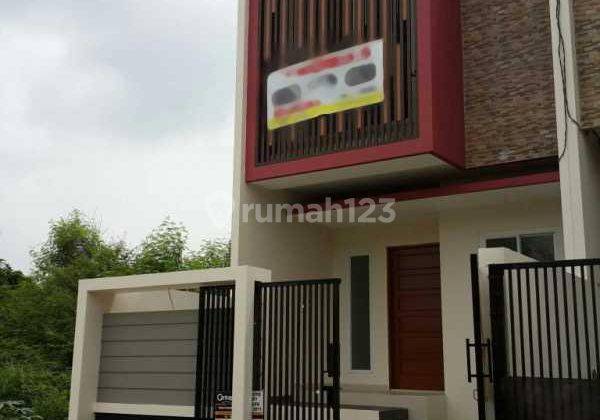 Rumah Sangat Bagus Dan Minimalis di Taman Surya 5 1