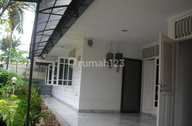 Pondok Indah , Alam Segar dekat PIM, 1 lantai  semi furnished - ruangan luas 1