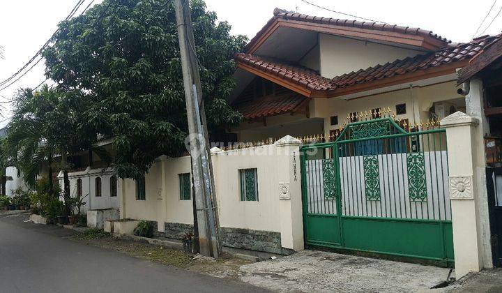 rumah asri tenang apik dan depan taman 1