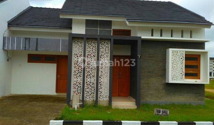 Rumah Minimalist Modern di Puriasri Cepu 1