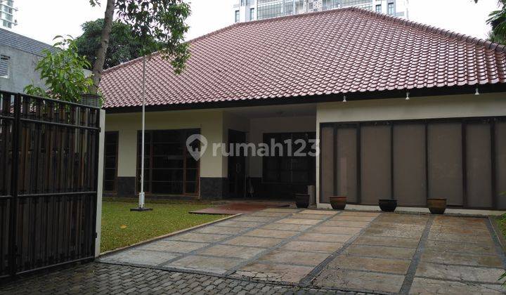 House @ Kebayoran Baru. Size 900/600 m2. Close to Senopati SCBD. Quite. Pool Available 2