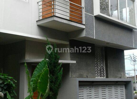 Rumah Bagus Dalam Town House Elit Di Kemang, Jaksel 1