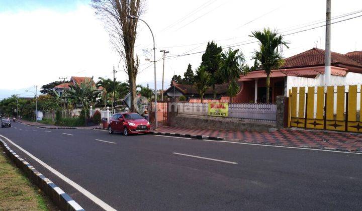 Rumah luas pinggir jalan cocok untuk usaha di pusat kota Batu 1