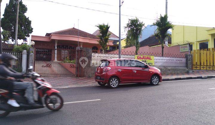 Rumah luas pinggir jalan cocok untuk usaha di pusat kota Batu 2