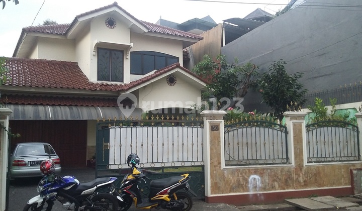 Large and Strategic House with Easy Access in Kramat Jati 2