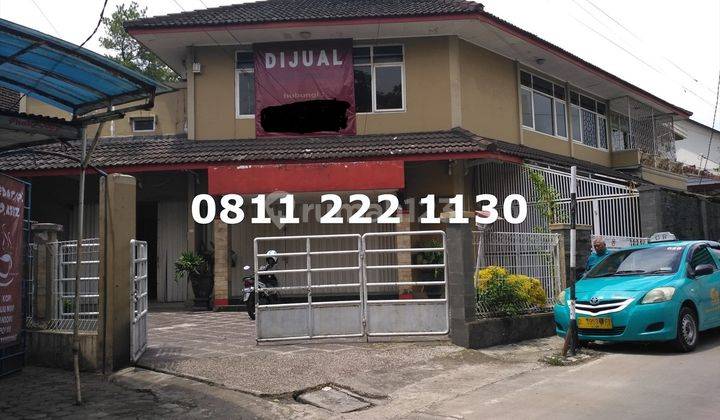 Rumah di jl. Dr. djunjunan. Area bisnis. Lebar Muka 10, Hadap Barat, SHM 1